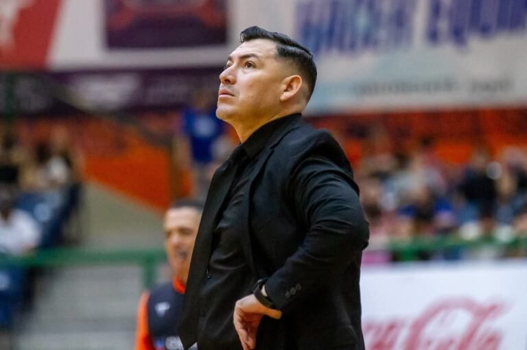 Jhovanny García es ratificado como coach de Pioneros