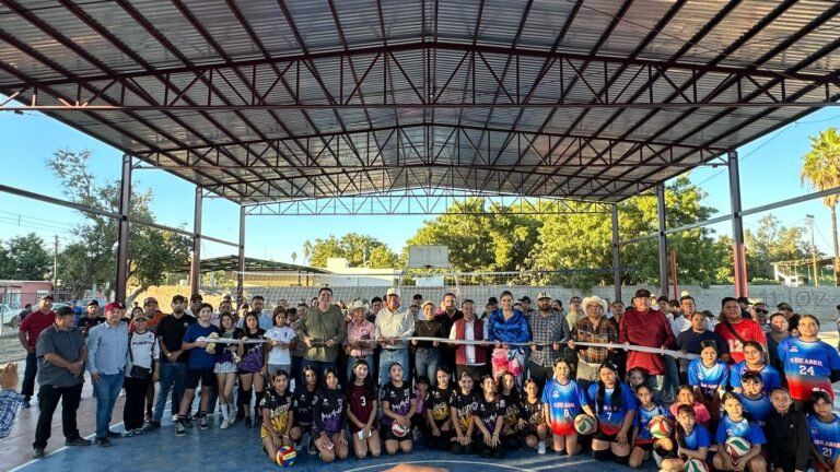 Gobierno de El Fuerte invierte más de 2.3 millones de pesos en techumbre para la Unidad Deportiva de Mochicahui
