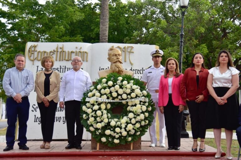 Autoridades y ciudadanos conmemoran el 109 aniversario de la Constitución Mexicana de 1917