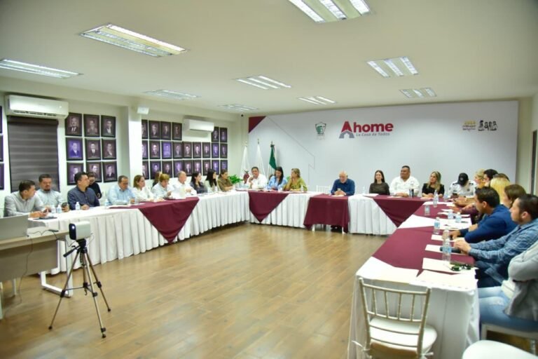 Se suman dependencias a la convocatoria Medalla al Mérito de la Mujer Ahomense “Lore de la Vega”