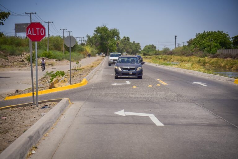 Revisa Gobierno de Ahome puntos de riesgo vial para reforzar señalización e iluminación